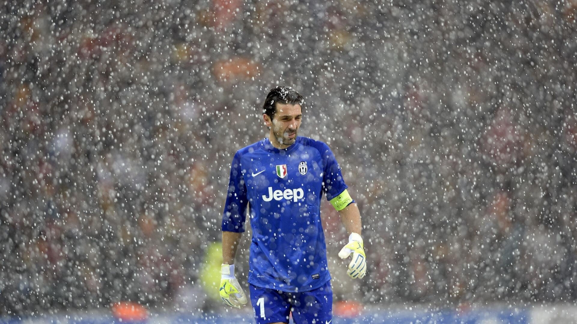 欧洲杯战术变化:变阵与突破的精彩瞬间,欧洲杯的战况如何